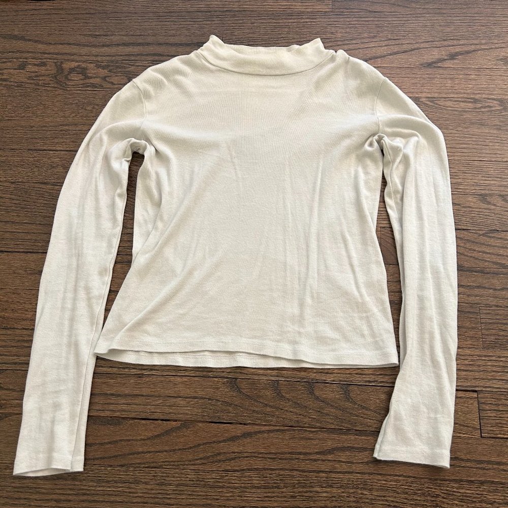 Brandy Melville Cream Turtleneck Long Sleeve